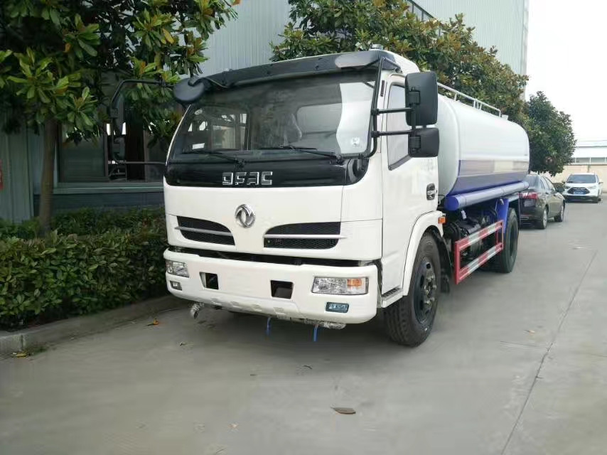 8����ˮ܇�N�����ģ��|�L(f��ng)8����ˮ܇�S���N�ۣ�8����ˮ܇�r�񣬳����|�L(f��ng)8����ˮ܇�N������