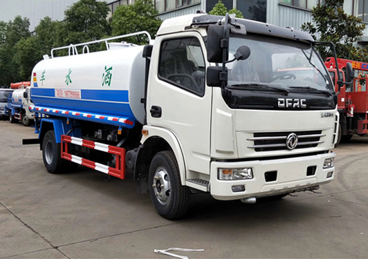 9����ˮ܇�N�ۏS�ң�9����ˮ܇�S�҃r��ֱ�N�������|�L(f��ng)8-9����ˮ܇�N���c(di��n)