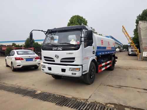 �|�L(f��ng)8����ˮ܇���|�L(f��ng)8����ˮ܇�S�҃r���r���|�L(f��ng)8����ˮ܇�N�۹�˾