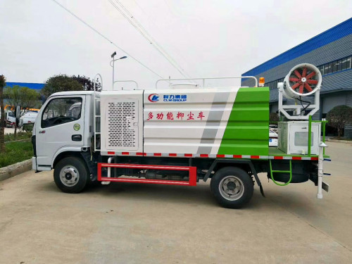 ����������ˮ܇�r�񣬖|�L(f��ng)������ˮ܇�S��ֱ�N