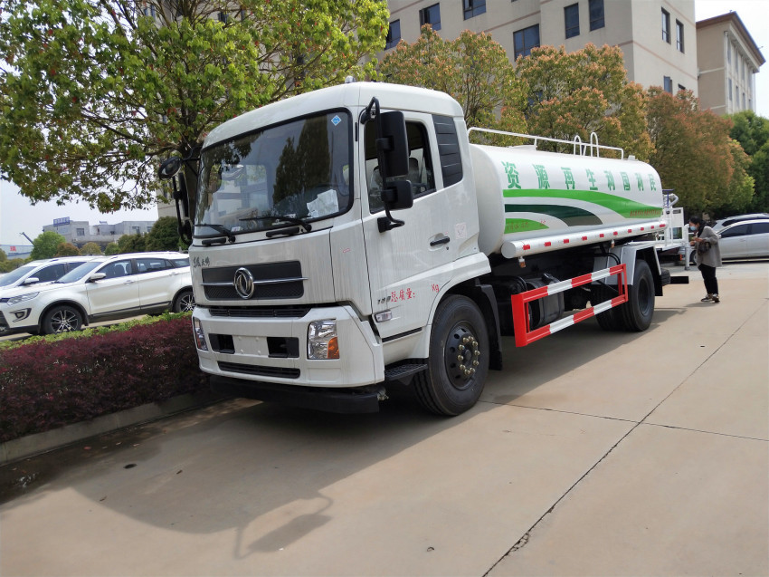 12����ˮ܇�r�񣬖|�L12����ˮ܇�r���r������12����ˮ܇�r��