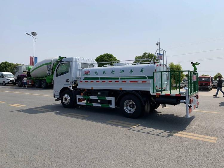 電動(dòng)灑水車 電動(dòng)灑水車