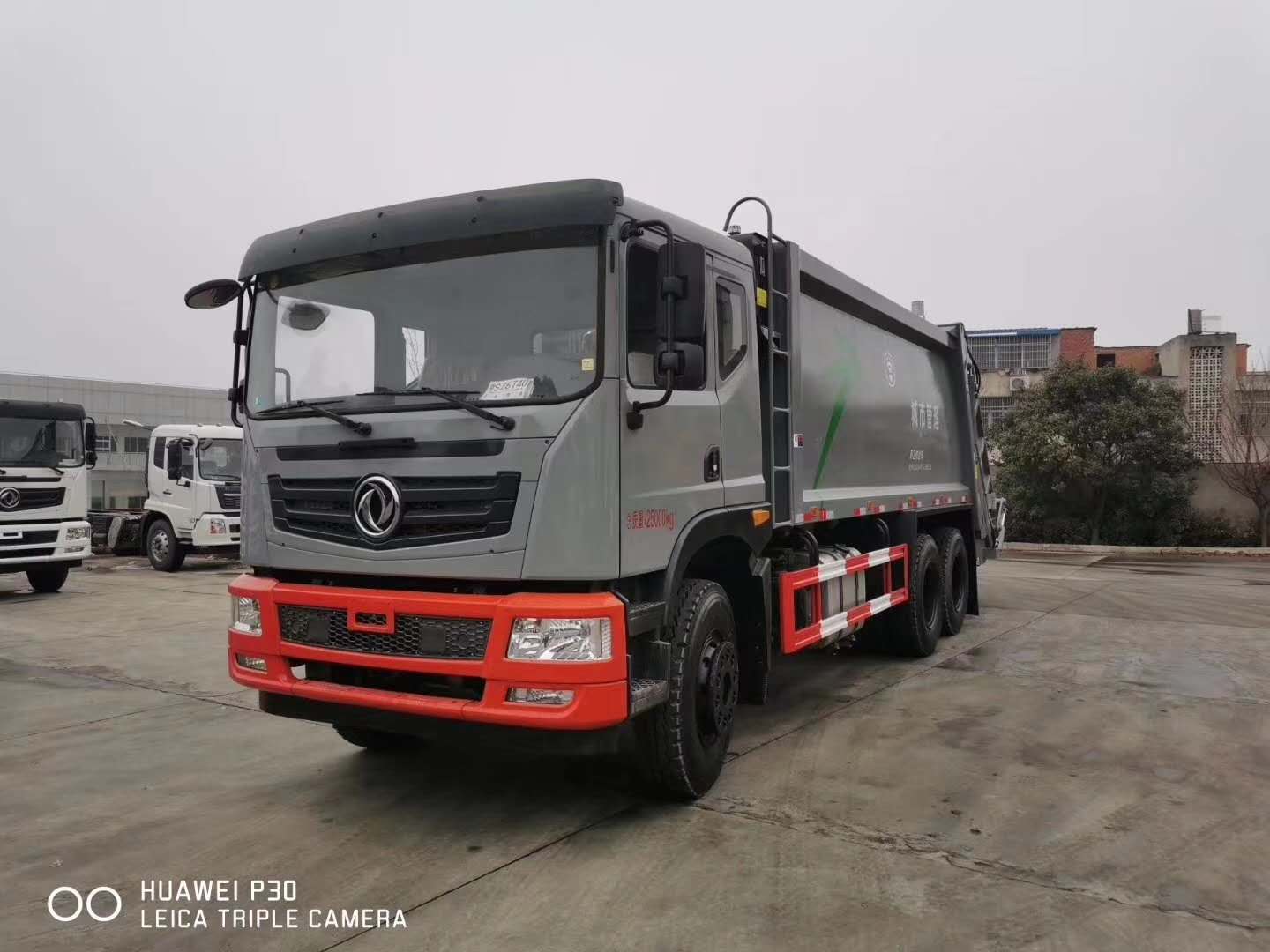 東風(fēng)18方后裝壓縮垃圾車(chē)圖片 東風(fēng)18方后裝壓縮垃圾車(chē)圖片